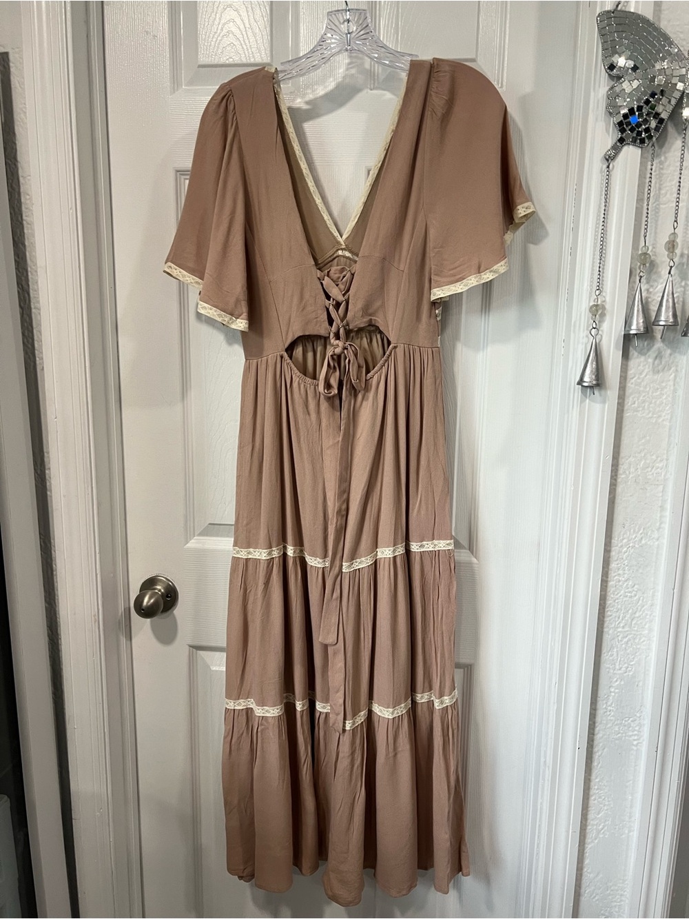 Maxi Dress with Lace Trim Beautiful detail on the backElegant taupe maxi dress - Picture 3 of 6